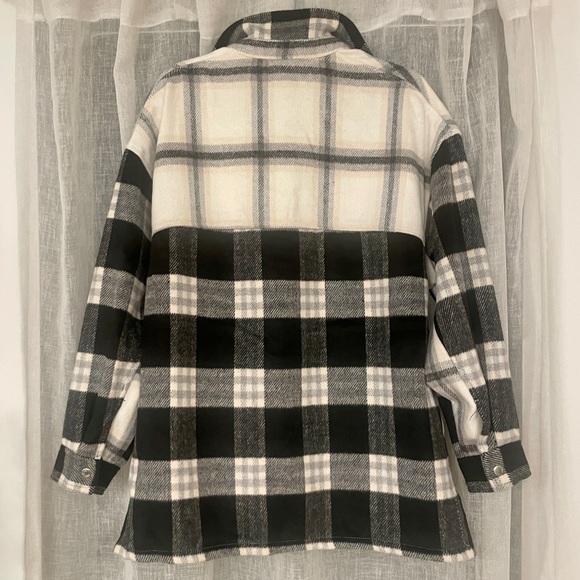 H&M Soft Plaid Oversized Shacket - Picture 4 of 4